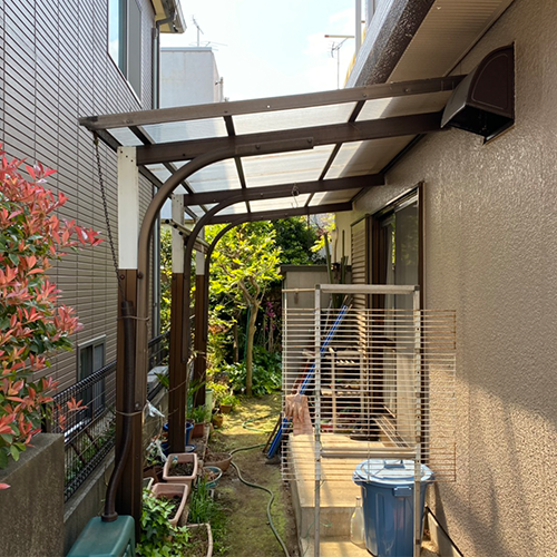 施工前の傷んだテラス屋根